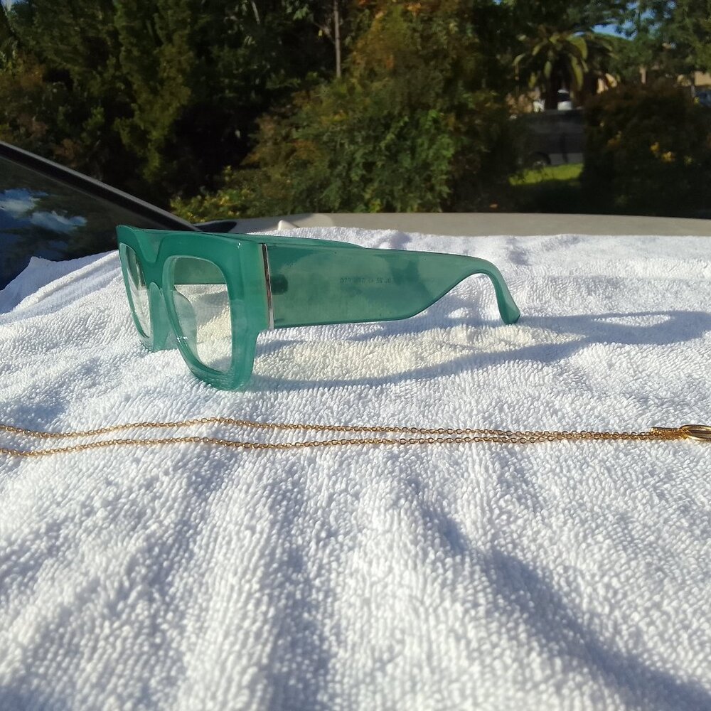 Bundle luxury green jade sunglasses&24K golden pendant necklace brand new